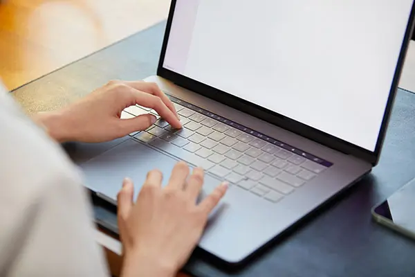 挪威那边的人到重庆旅游多少公里